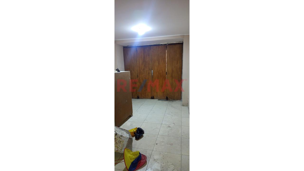 ¡Casa De 3 Pisos En Venta En Huáscar – San Juan De Lurigancho! — foto 3
