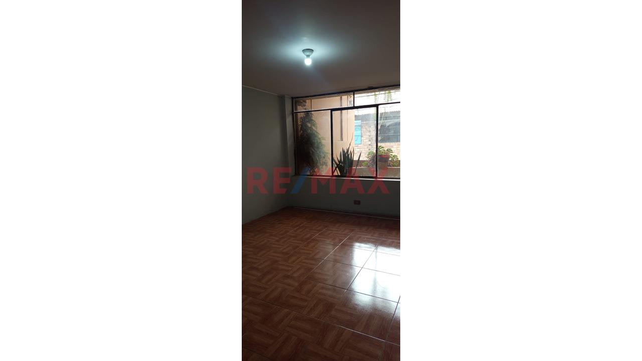 ¡Casa De 3 Pisos En Venta En Huáscar – San Juan De Lurigancho! — foto 7