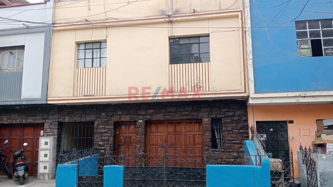 Casa De 2 Pisos Con Entrada Independiente - Rimac - 20