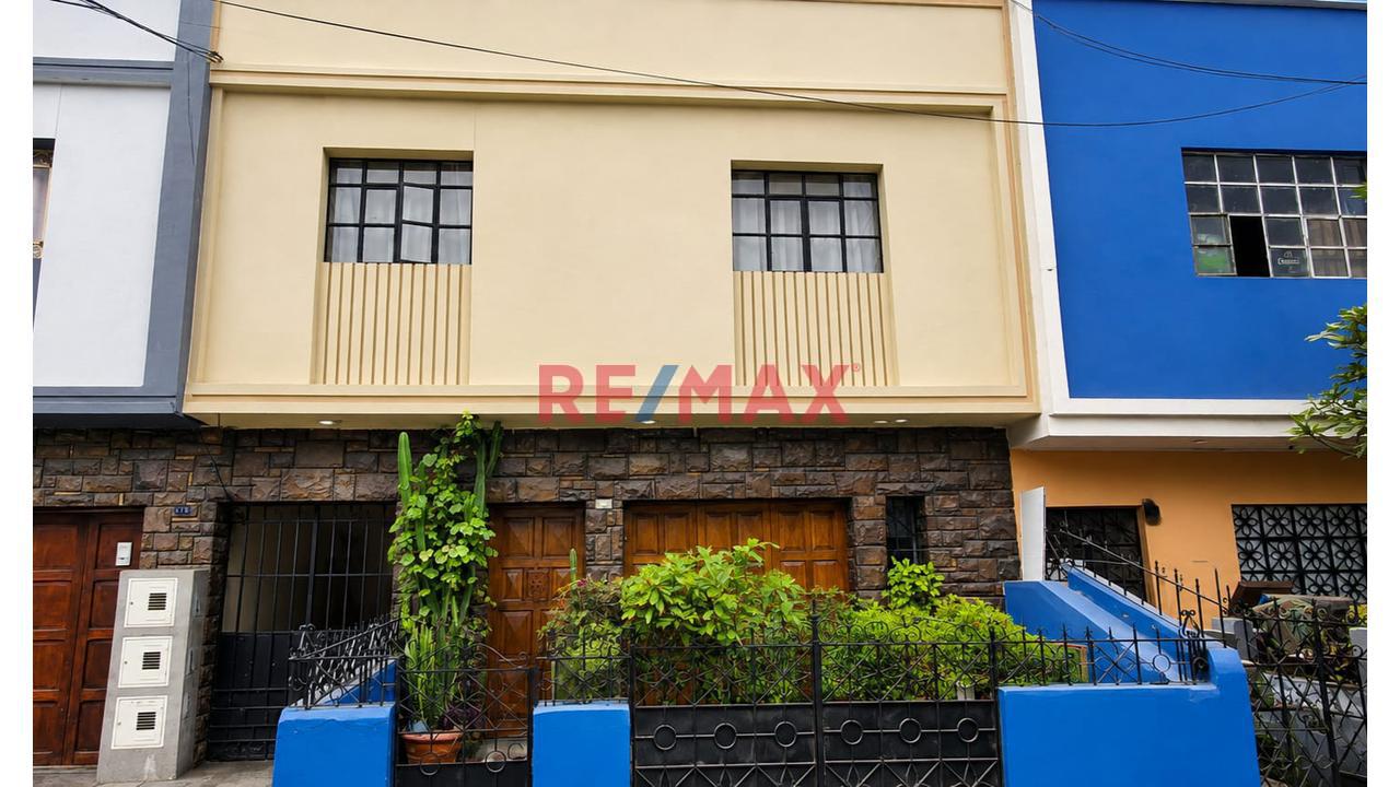 Casa De 2 Pisos Con Entrada Independiente - Rimac - 1