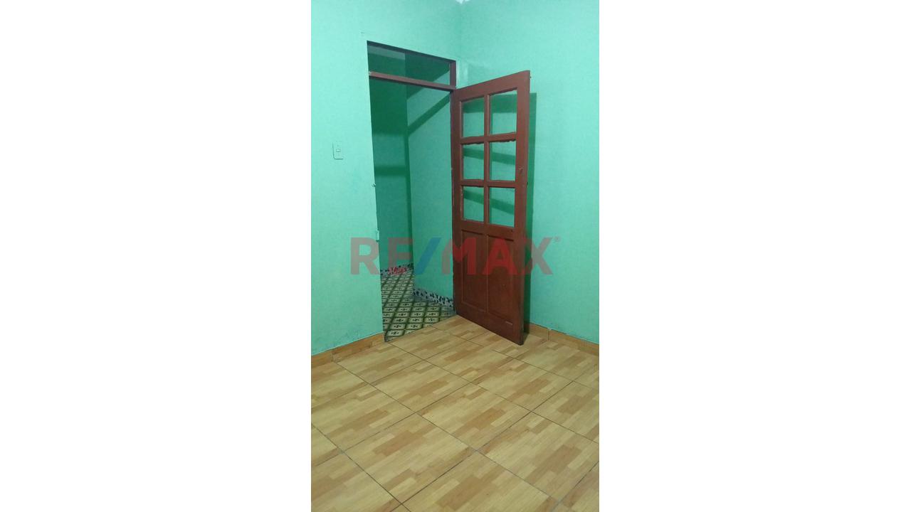 Casa De 2 Pisos Con Entrada Independiente - Rimac - 14