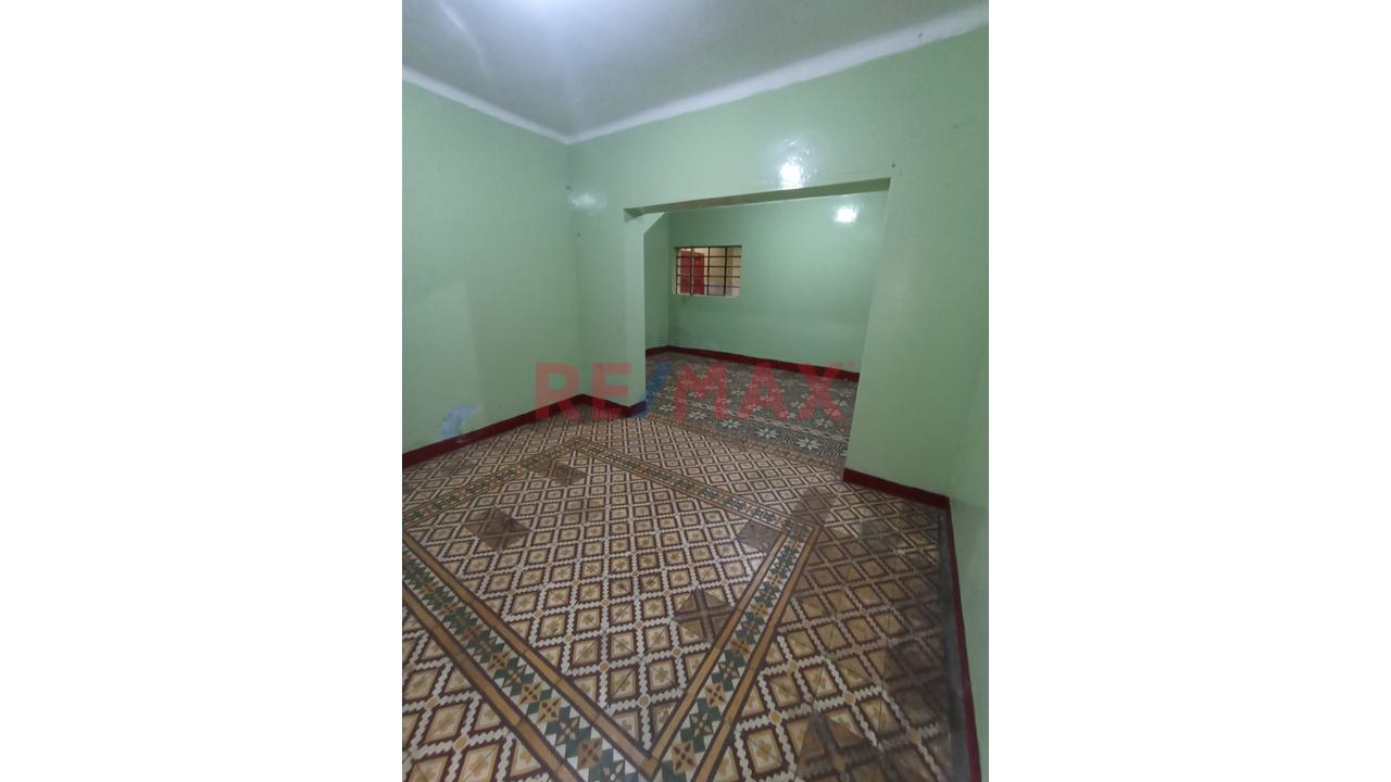 Casa De 2 Pisos Con Entrada Independiente - Rimac - 9