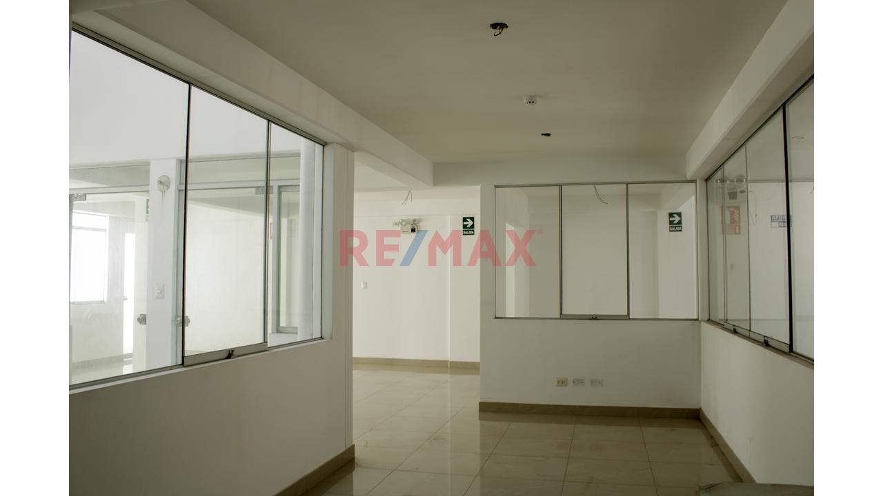 Alquilo Oficina / Consultorio – Miraflores | 90 M² | 2.º Piso | Ascensor — foto 6