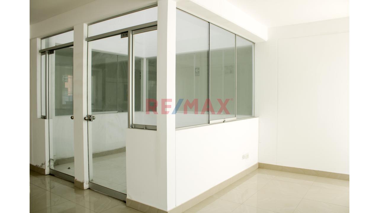 Alquilo Oficina / Consultorio – Miraflores | 90 M² | 2.º Piso | Ascensor — foto 5