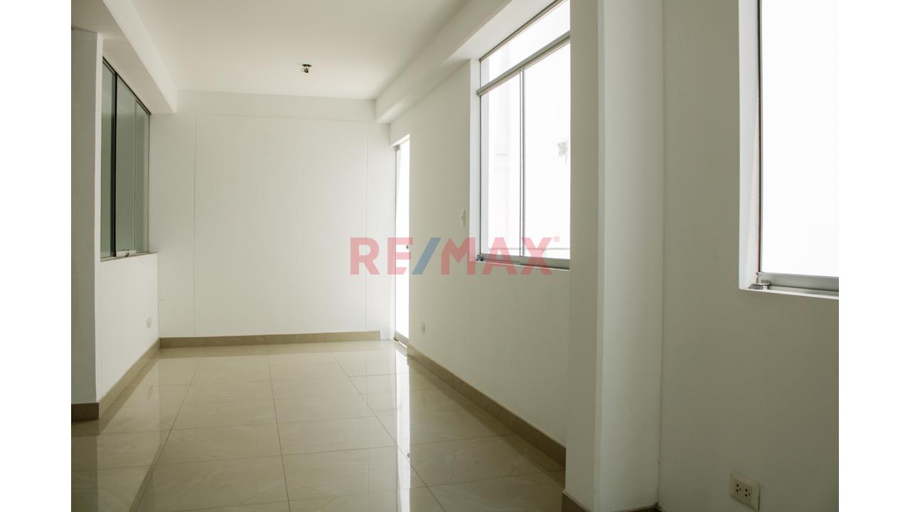 Alquilo Oficina / Consultorio – Miraflores | 90 M² | 2.º Piso | Ascensor — foto 3