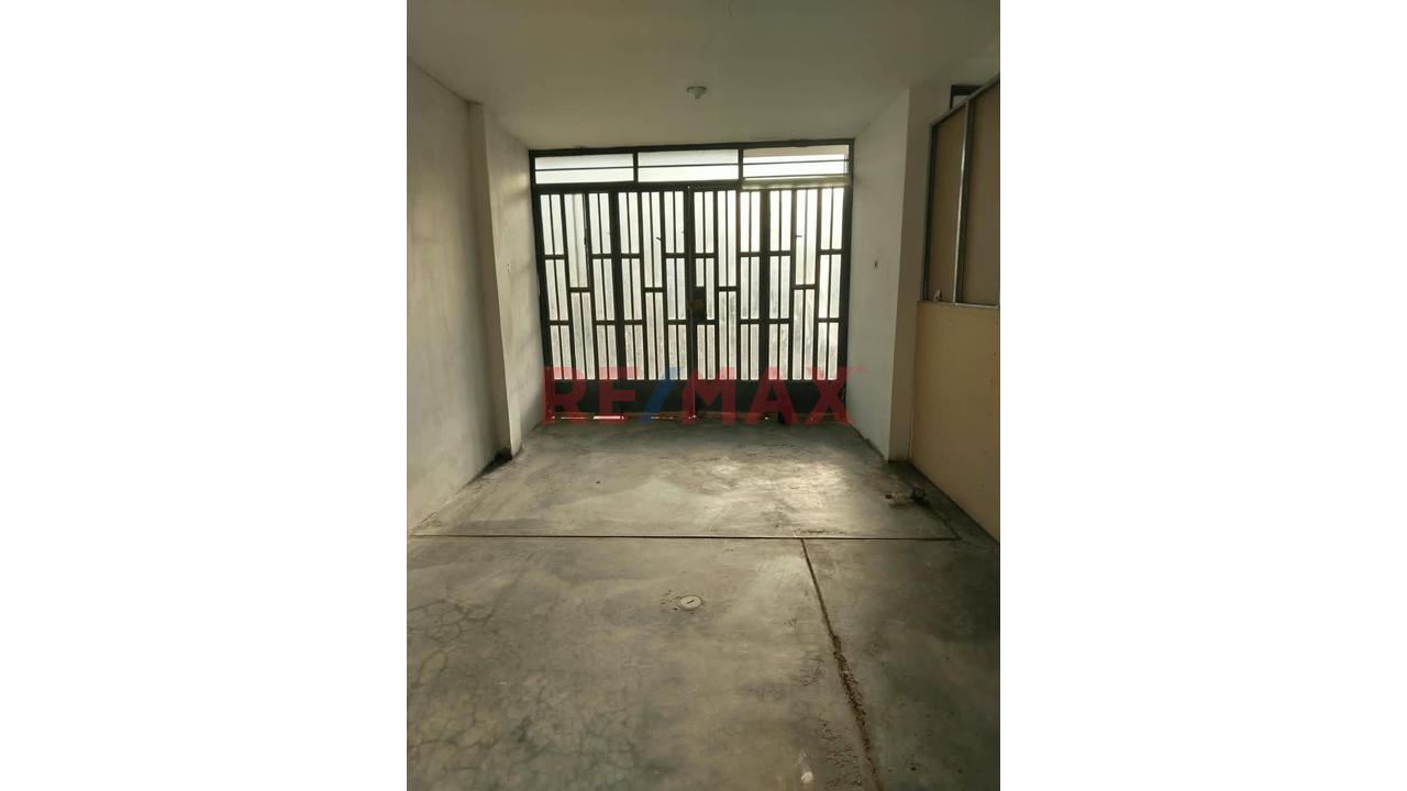 🏡 Venta De Casa + 2 Departamentos En Proyección En Monsefú - 10