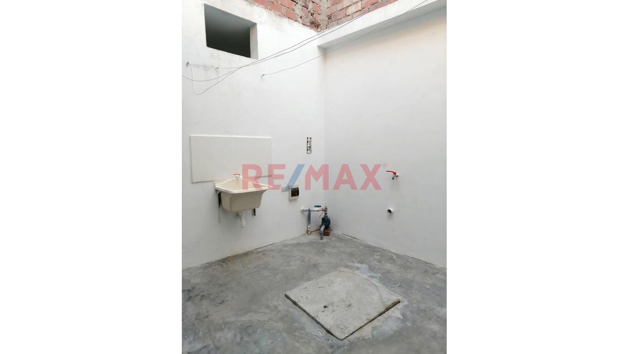 🏡 Venta De Casa + 2 Departamentos En Proyección En Monsefú - 12