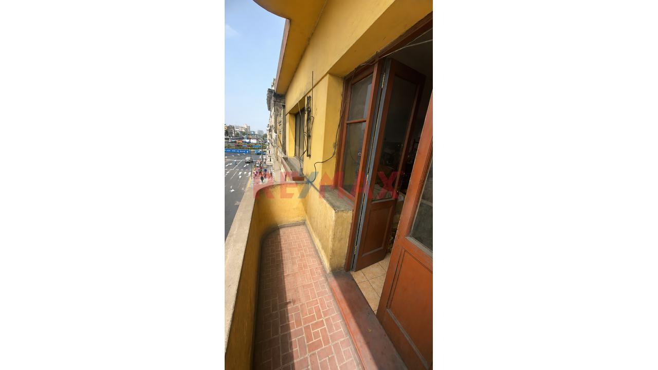 🏢 Vendo Ambiente De 80 M² Frente A Plaza Dos De Mayo – Cercado De Lima - 2