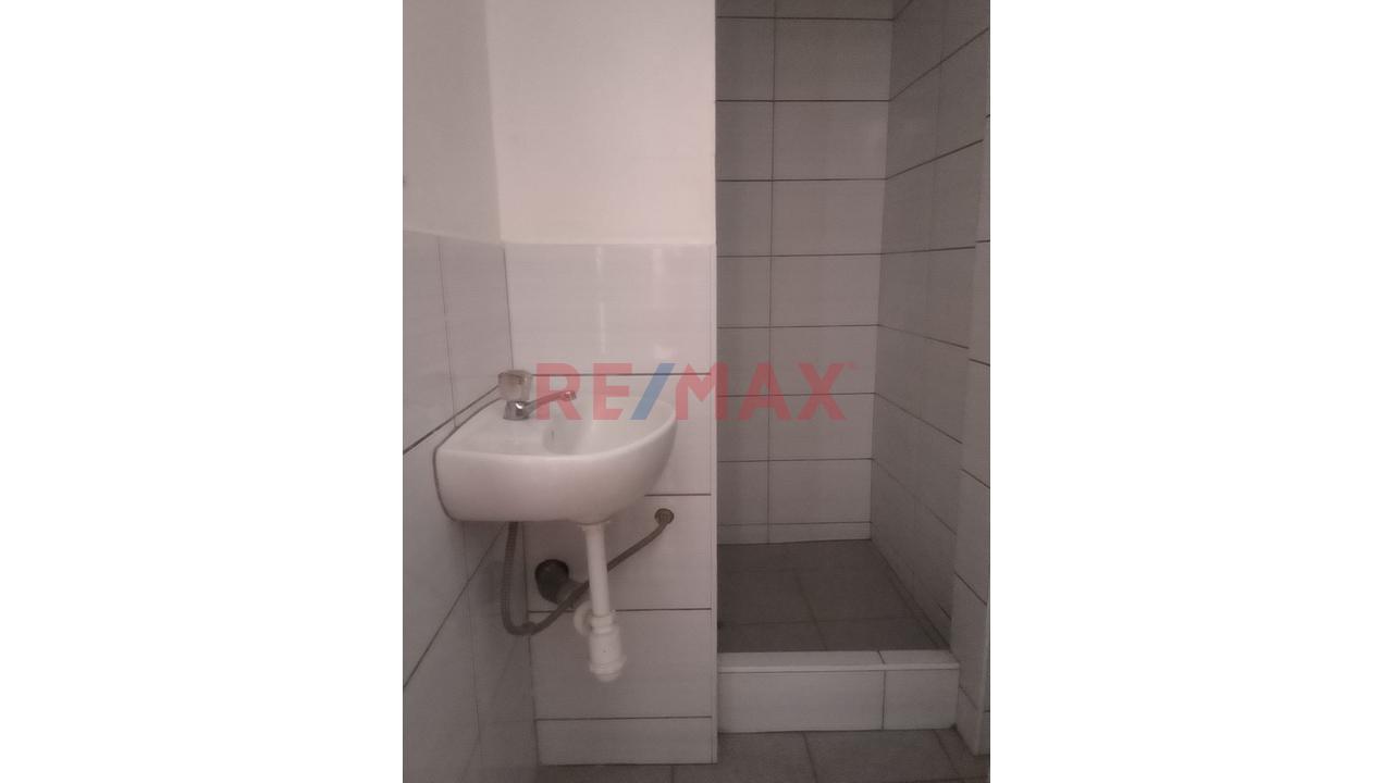 Compra Casa Como Terreno En Monte Carmelo- Chorrillos / Cerca Al Cultural Lima — foto 4