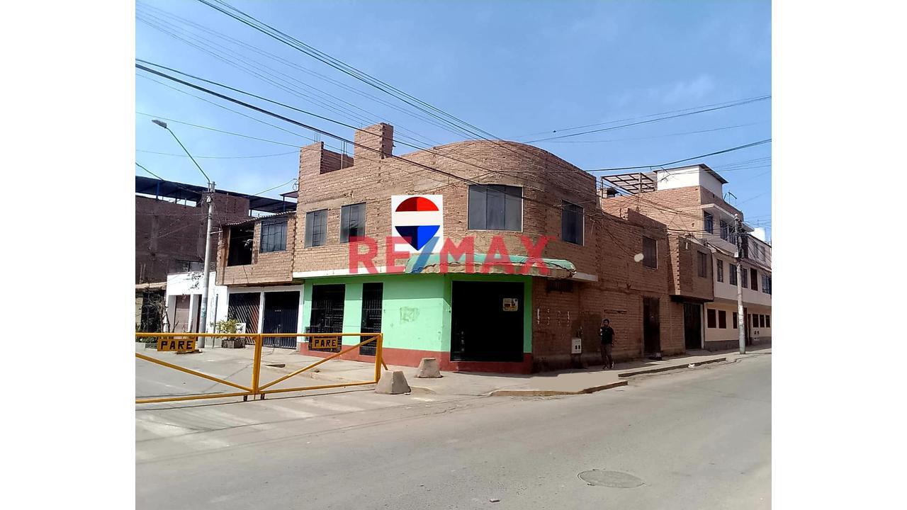 Compra Casa Como Terreno En Monte Carmelo- Chorrillos / Cerca Al Cultural Lima