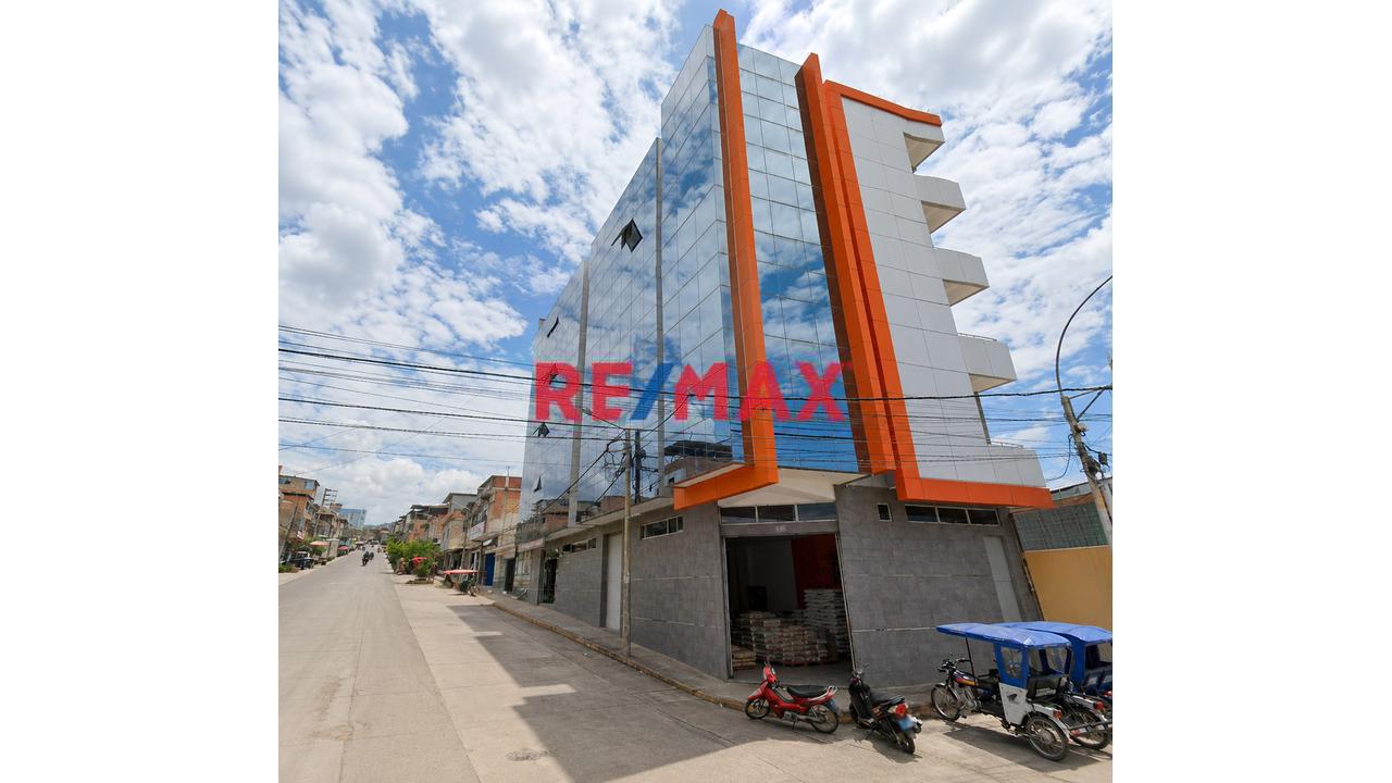 Venta De Prestigioso Hotel En Pleno Centro De Tarapoto Y En Zona Altamente Comercial - 1
