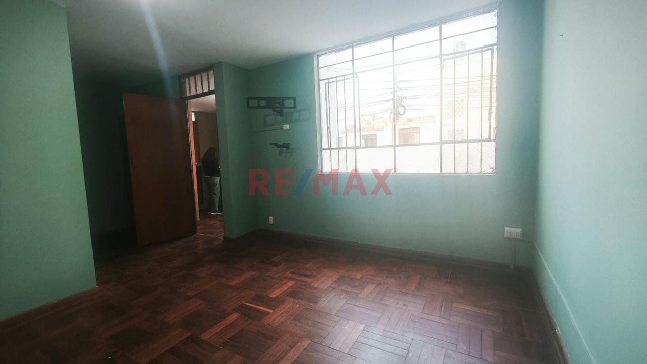 Alquilo Mini Dpto 35 M2 2Do Piso Urb. Las Brisas A Pocas Cdras. De  La Universidad Catolica Y San Marcos — foto 5