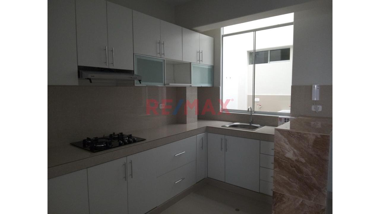 Alquiler De Departamento Primer Piso Cerca Al Futura Schooll — foto 2