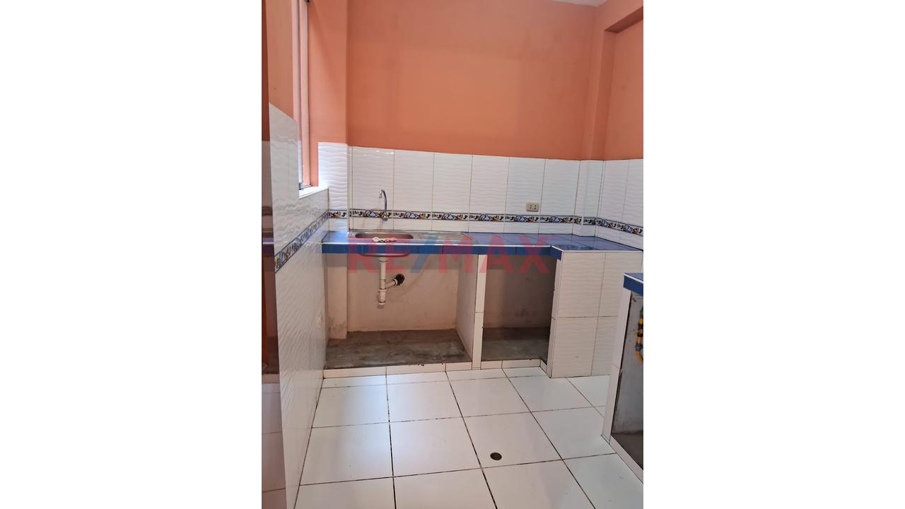Casa Multifamiliar Con 6 Unidades Independizadas – San Martín De Porres — foto 11