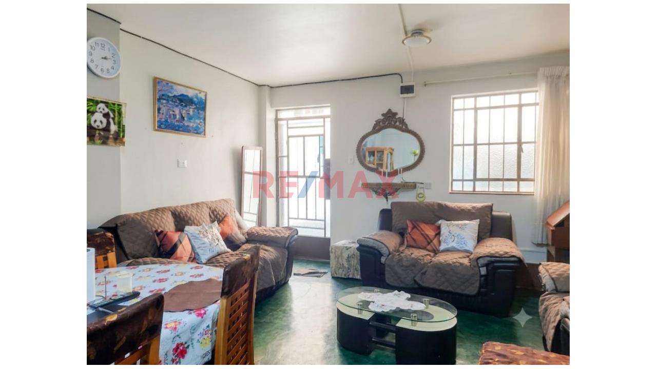 Ocasión‼️Se Vende Departamento. A 1 Cdra Del Mercado El Trébol (Conexión Con La Carretera Pasamayito) San Juan De Lurigancho. — foto 2