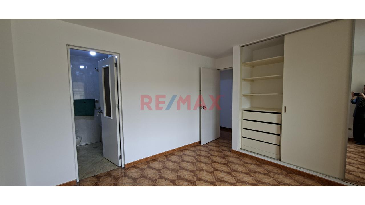 Alquiler De Departamento 113 Mts Con 3 Habitaciones En San Juan De Miraflores — foto 5