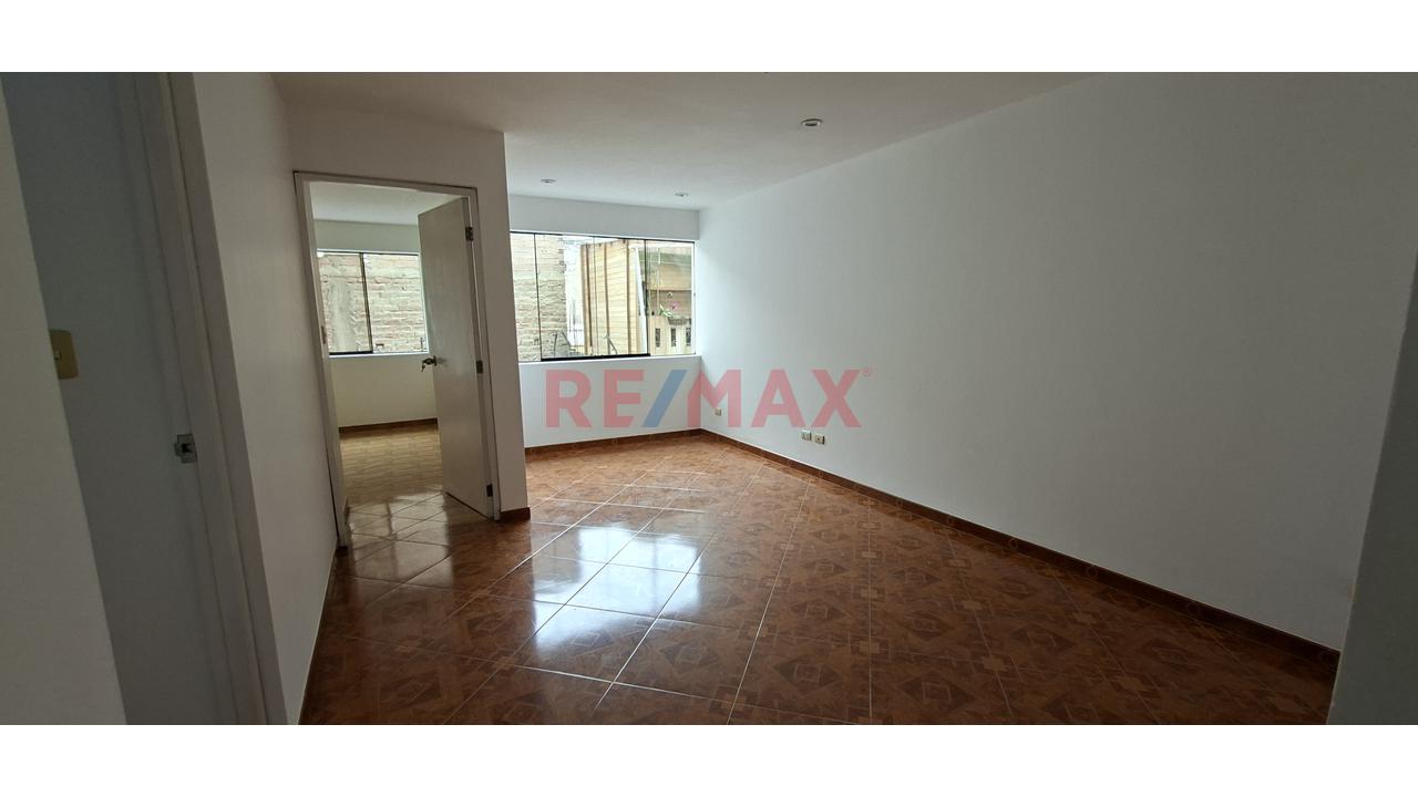 Alquiler De Departamento 113 Mts Con 3 Habitaciones En San Juan De Miraflores — foto 9