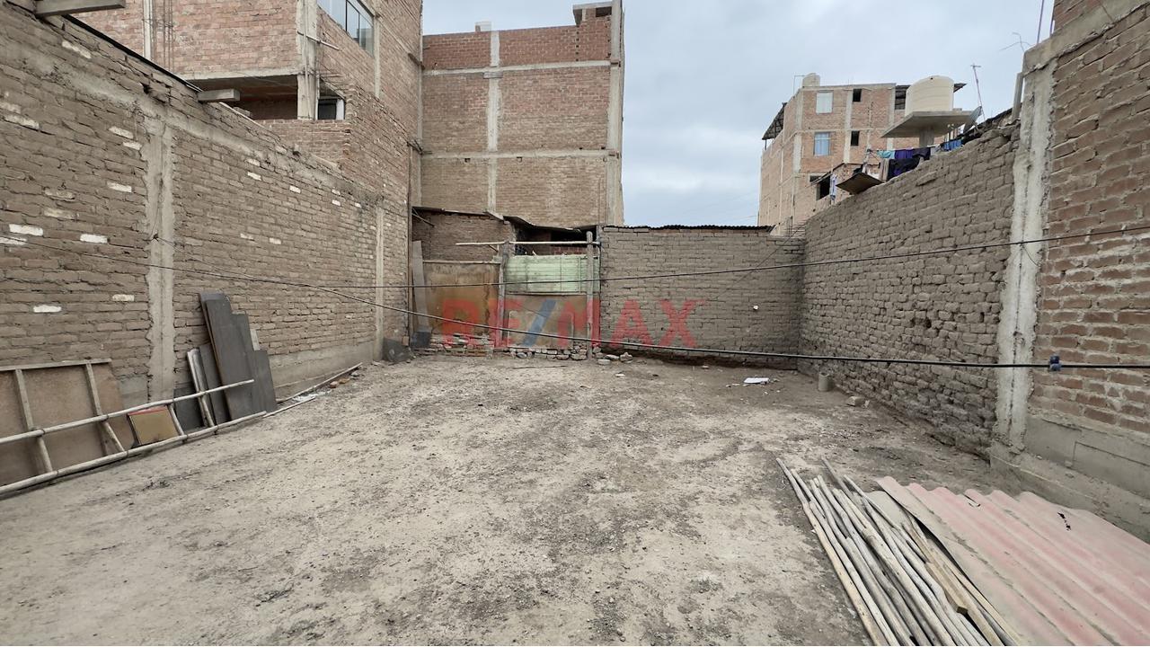Venta De Casa Frente A Parque En La Urb Milagro De Dios Jlo — foto 10