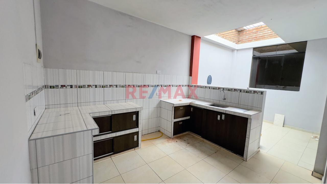 Venta De Casa Frente A Parque En La Urb Milagro De Dios Jlo — foto 5