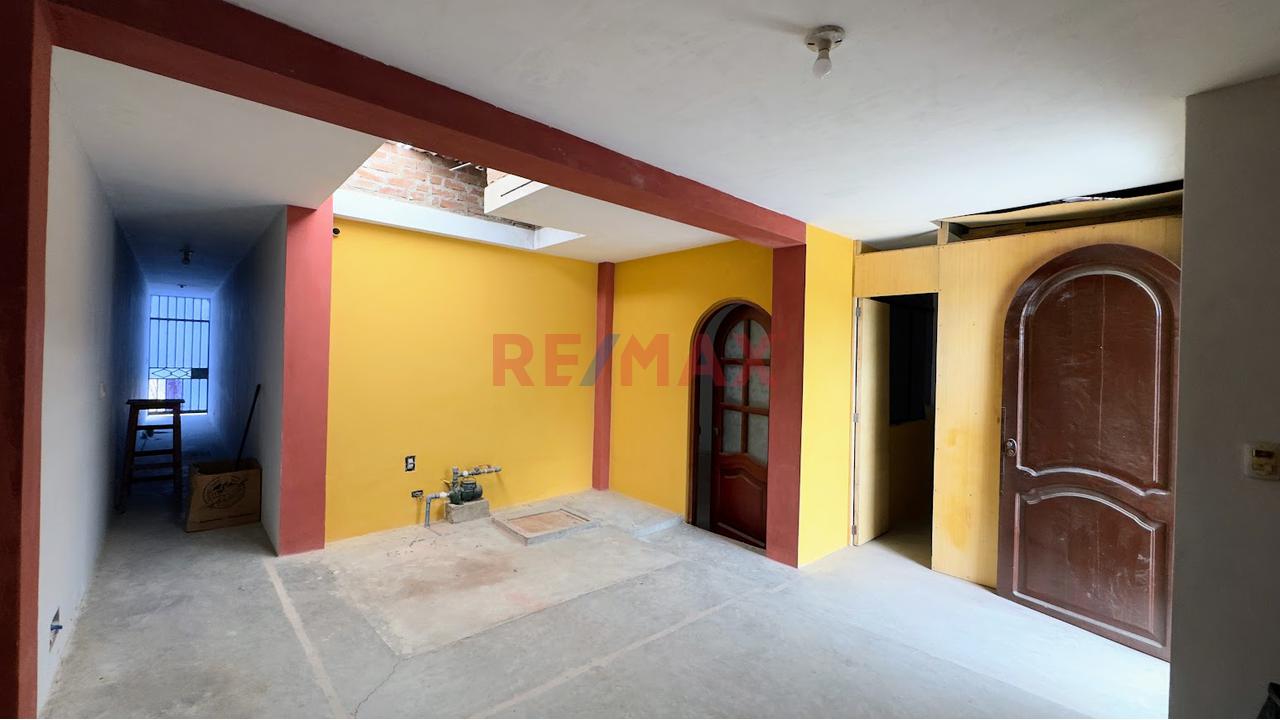 Venta De Casa Frente A Parque En La Urb Milagro De Dios Jlo — foto 3