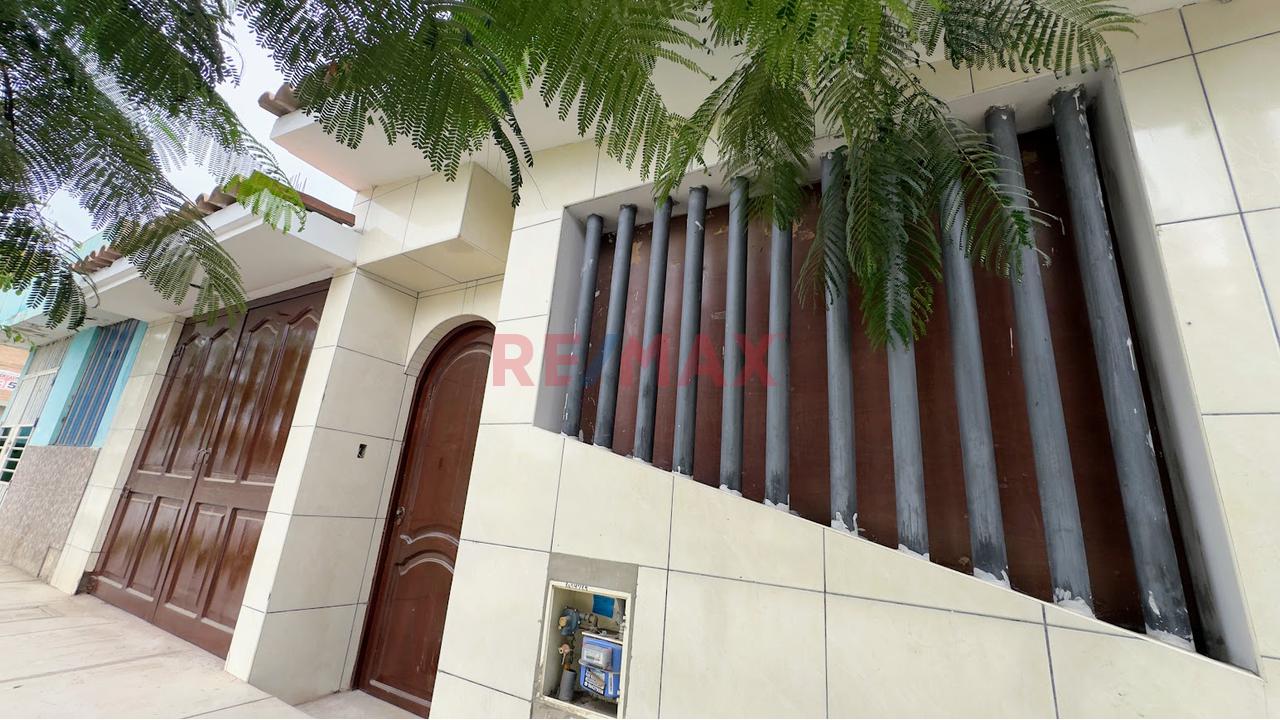 Venta De Casa Frente A Parque En La Urb Milagro De Dios Jlo — foto 2