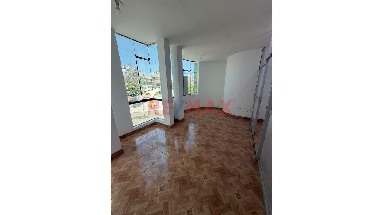 Alquiler De Oficina En El Centro De Chiclayo 2Do Piso - 3