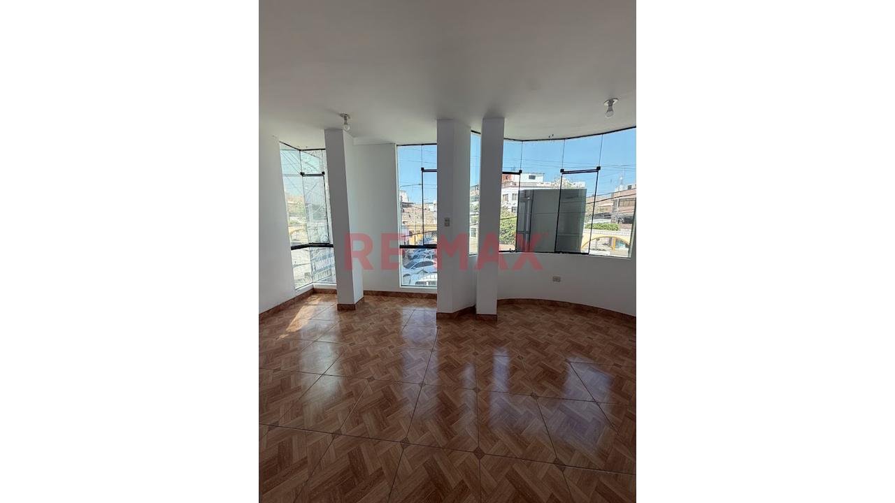 Alquiler De Oficina En El Centro De Chiclayo 2Do Piso - 2