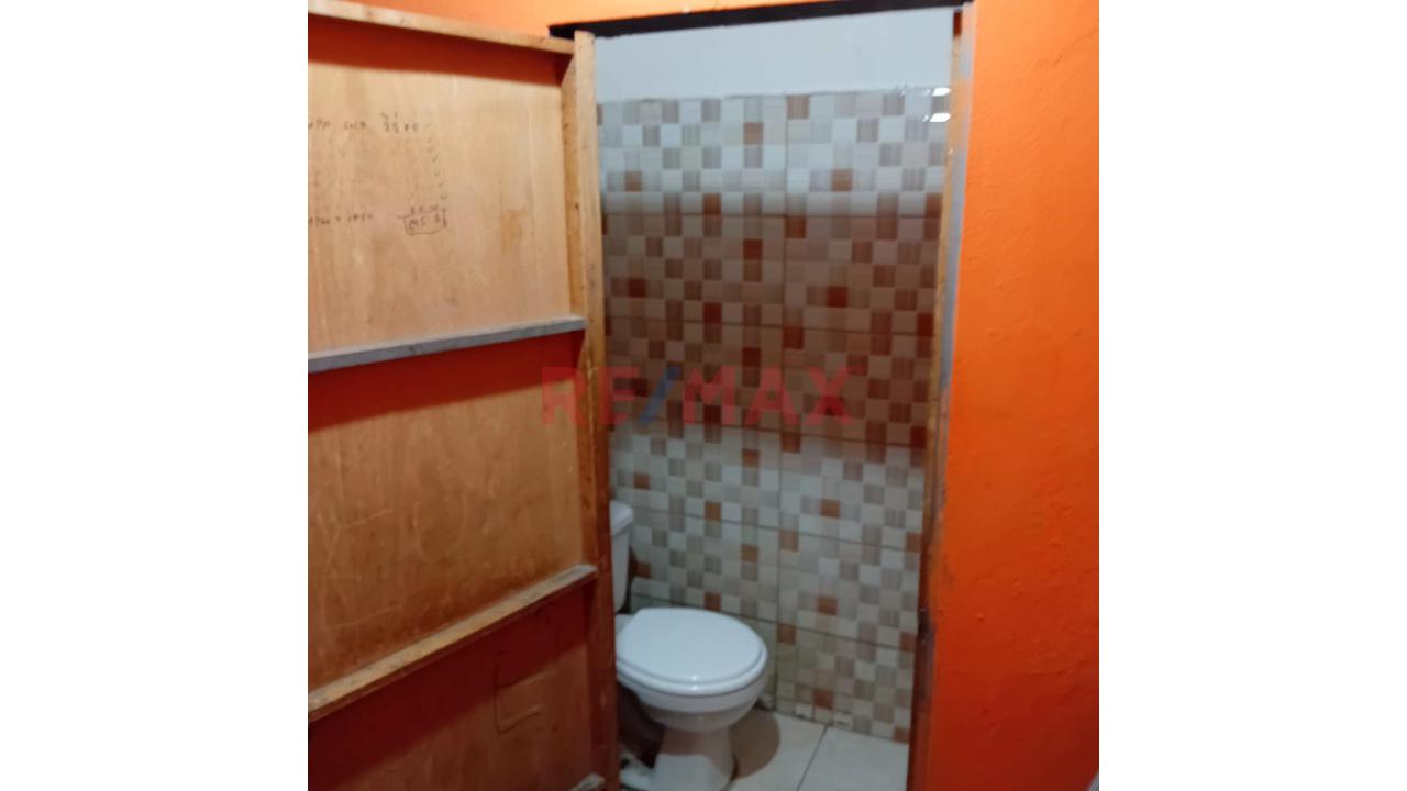 Casa En Venta De 2 Pisos Más Azotea En Calle Saenz Peña - Chiclayo - 5
