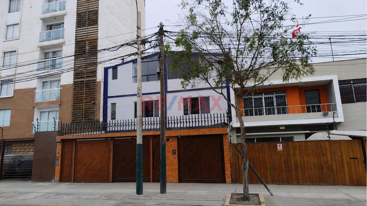 Venta De Departamento En Av. Mariano Cornejo Cuadra 16, A Solo 4 Cuadras De Plaza De La Bandera — foto 2
