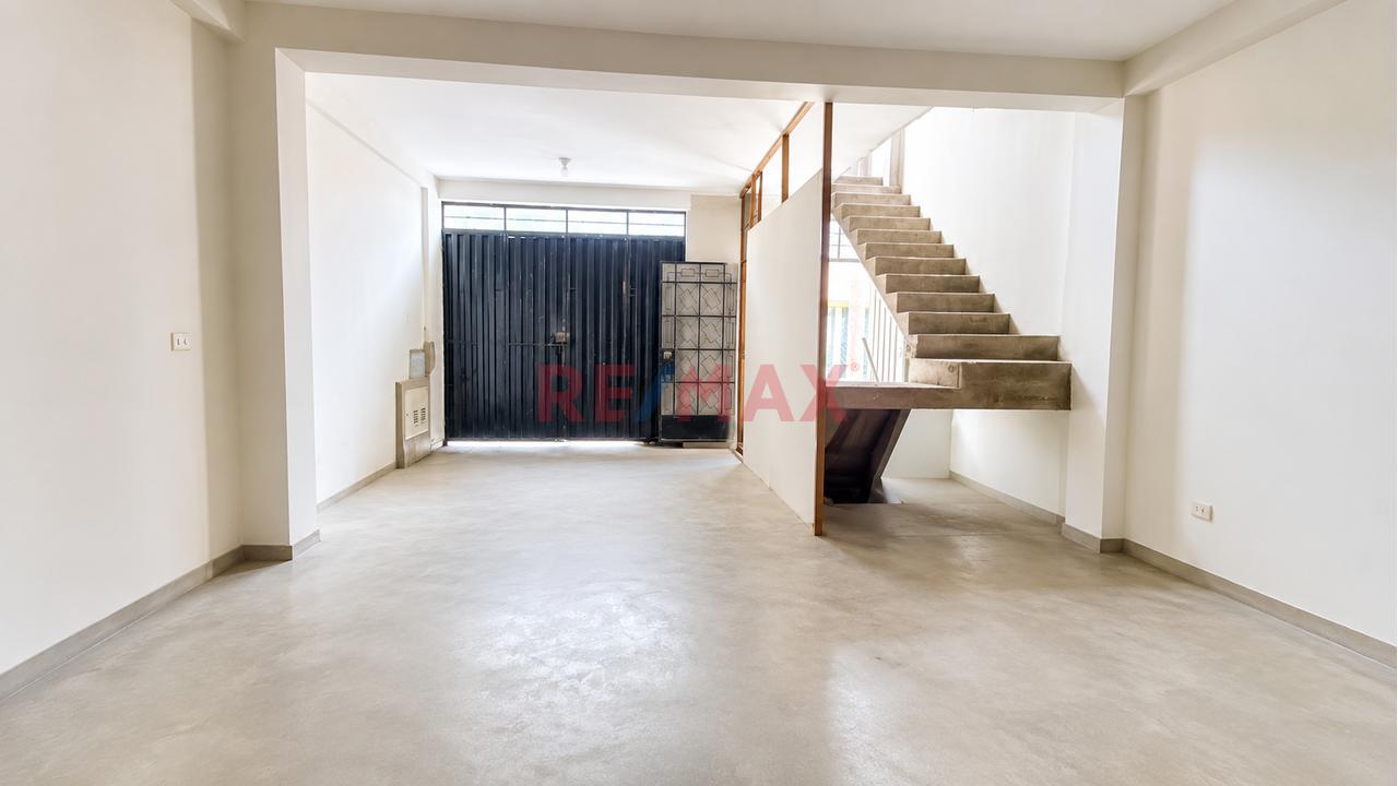 🏡 ¡Casa En Carabayllo Con Local Y Departamento Frente A Parque – Ideal Para Vivir Y Emprender! — foto 4