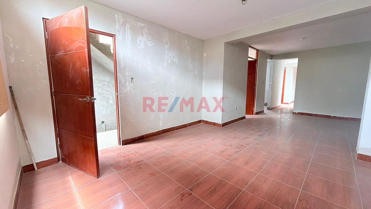 🏡 ¡Casa En Carabayllo Con Local Y Departamento Frente A Parque – Ideal Para Vivir Y Emprender! — foto 9
