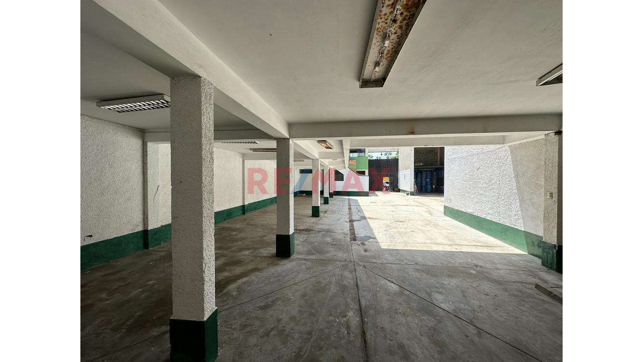 Alquilo Amplio Local Comercial En El Callao ! - 13