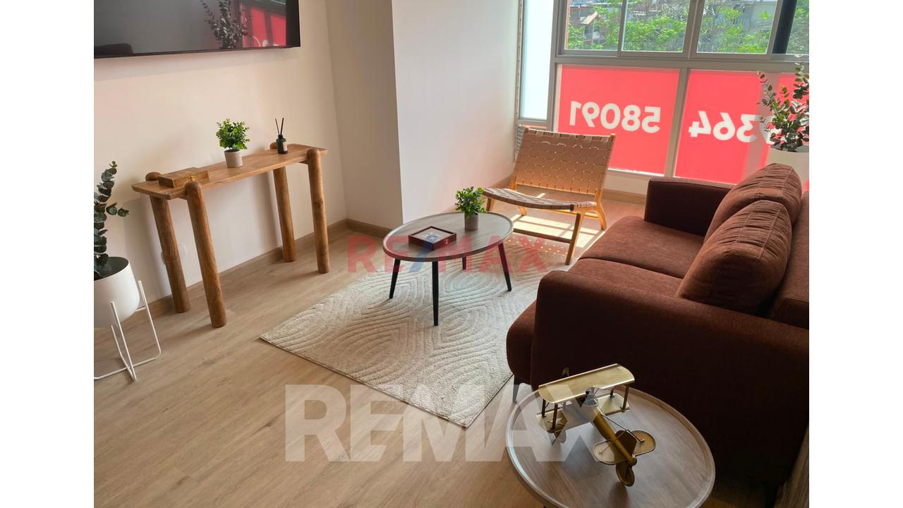 Venta De Departamento De Estreno  Frente A Parque En El Distrito De San Miguel — foto 5