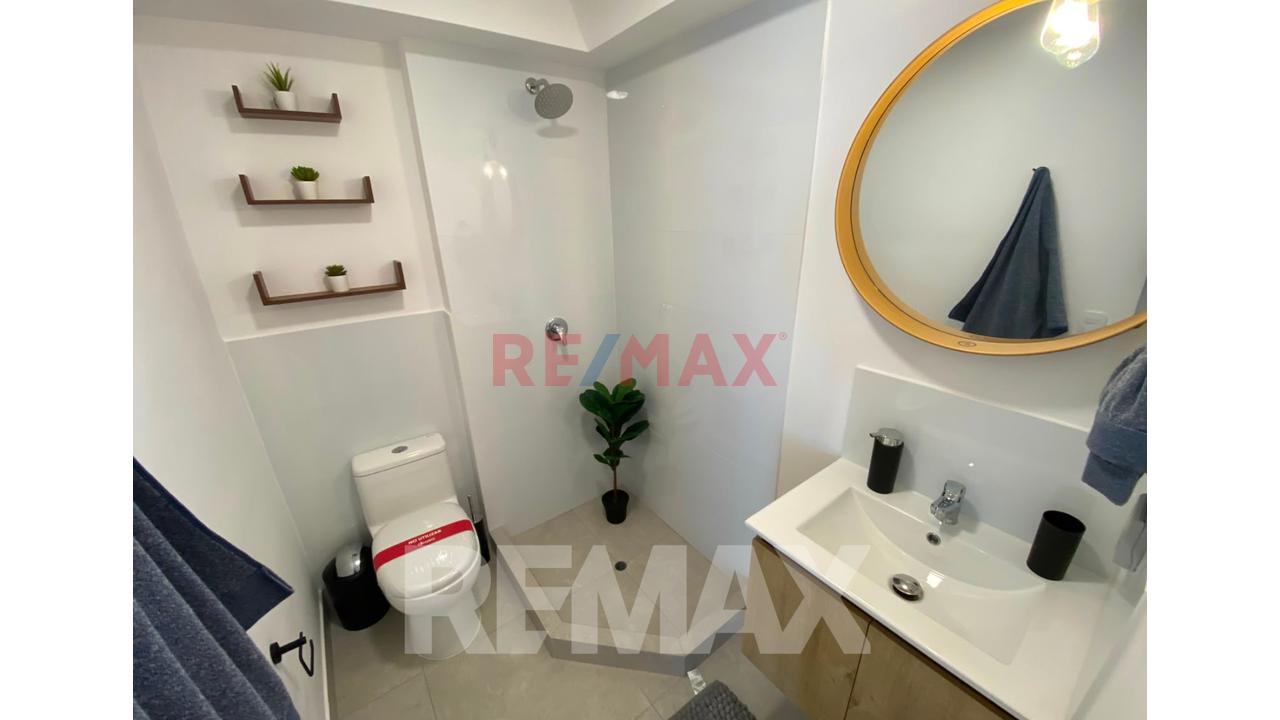Venta De Departamento De Estreno  Frente A Parque En El Distrito De San Miguel — foto 15