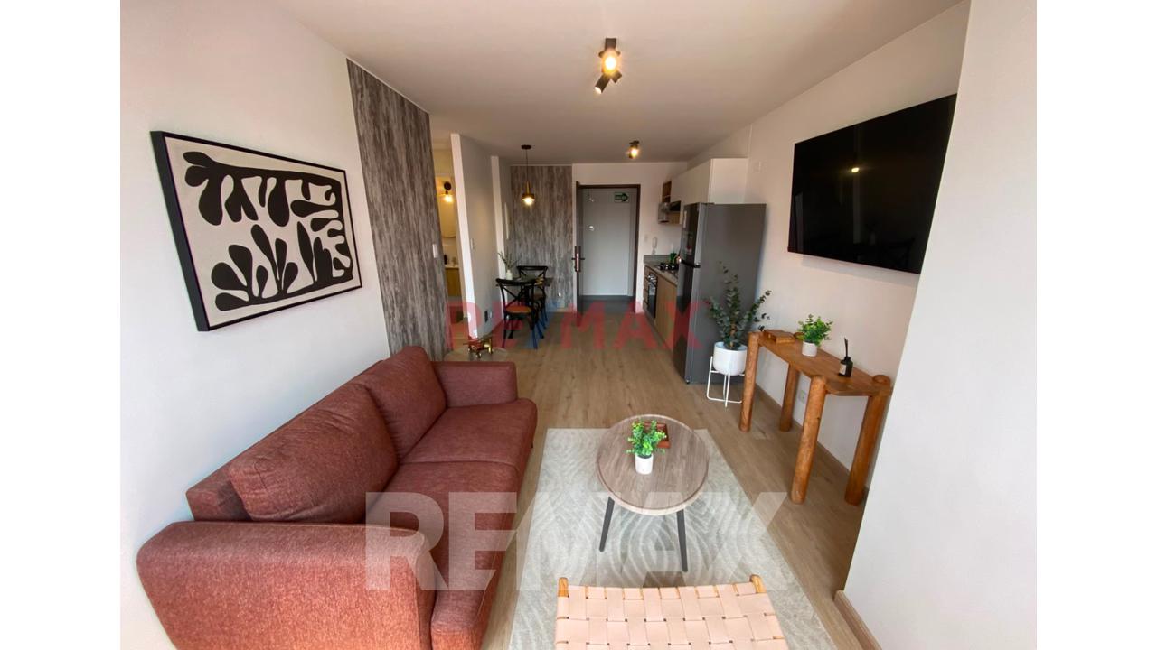 Venta De Departamento De Estreno  Frente A Parque En El Distrito De San Miguel — foto 3