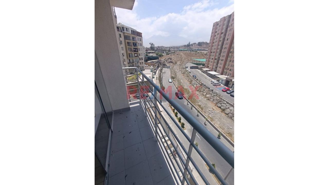 Venta De Acogedor Departamento En Miraflores - 2