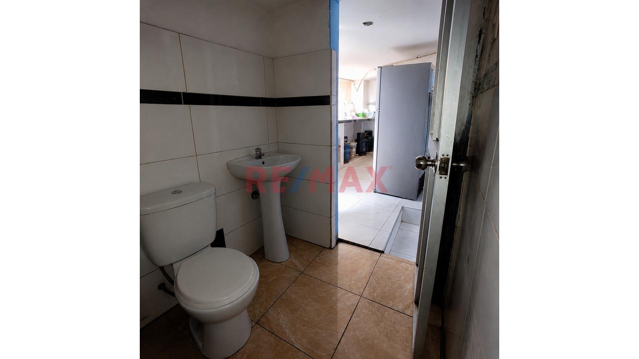 Venta De Casa De 2 Pisos En Sjl Corazon De Jesus — foto 6