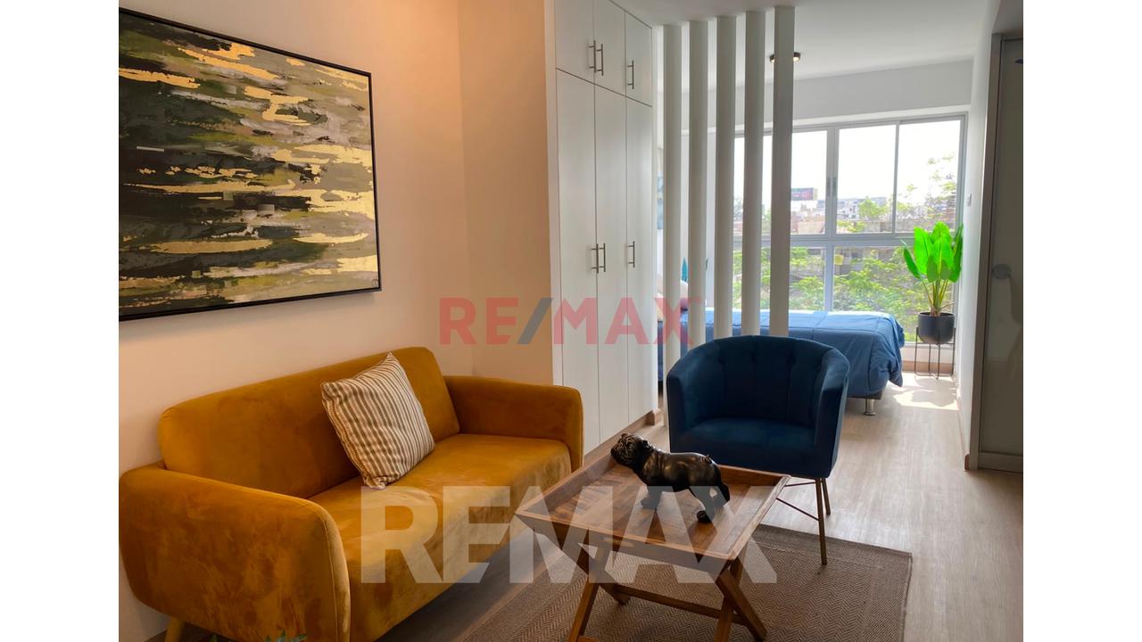 Venta De Departamento De Estreno Frente A Parque En El Distrito De San Miguel