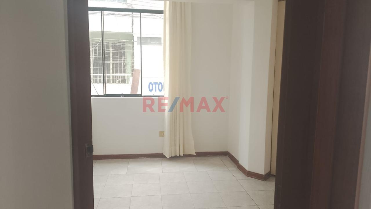 En Alquiler Hermoso Departamento A 3 Cuadras De La Plaza De Armas De Chincha - 4