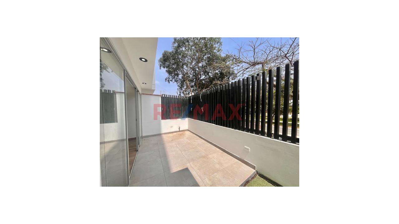 Alquiler De Departamento En Surco/ Primer Piso / Frente A Parque — foto 7