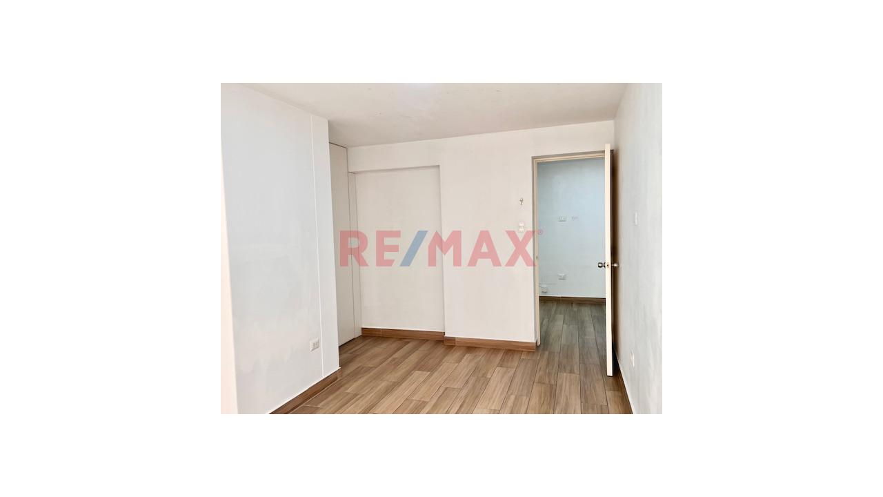 Alquiler De Departamento En Surco/ Primer Piso / Frente A Parque — foto 10