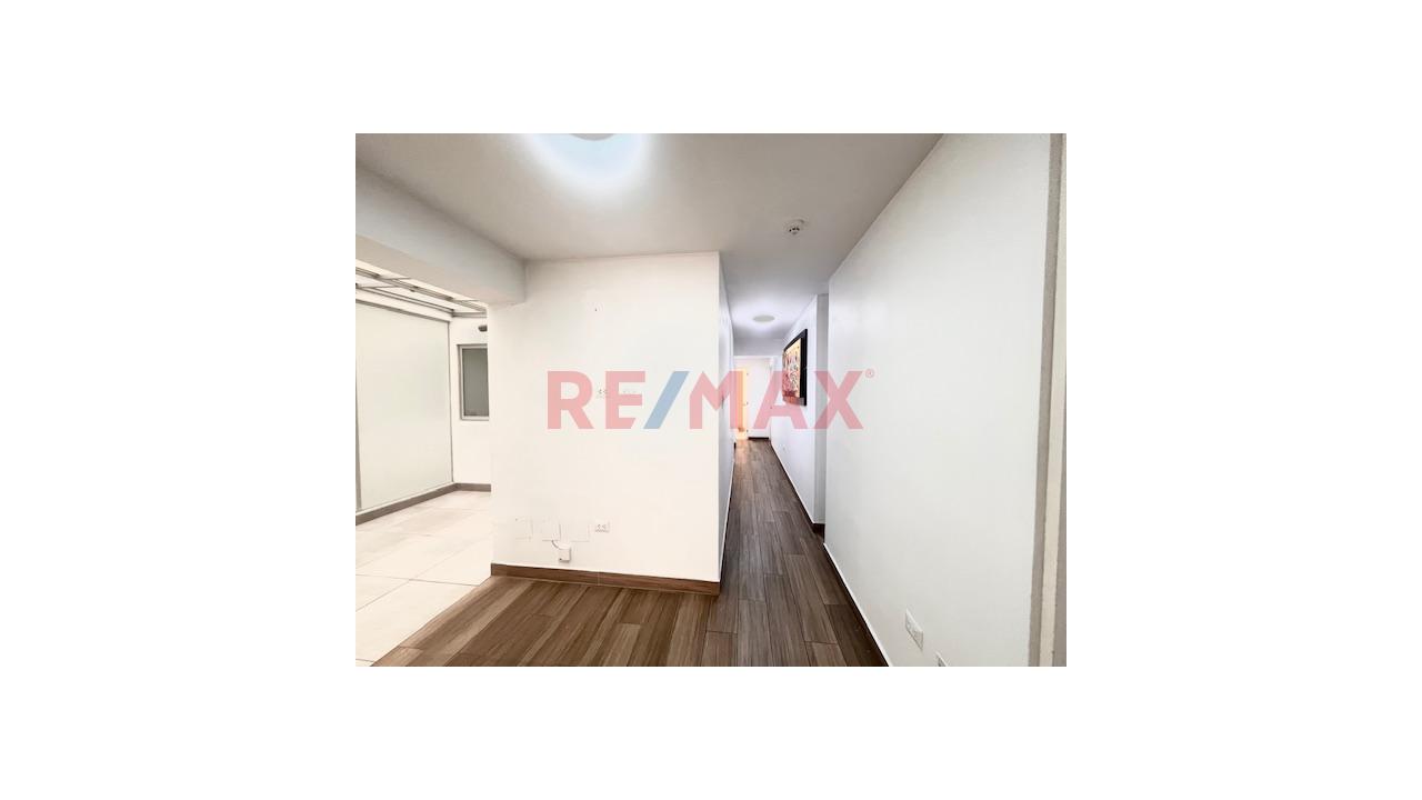 Alquiler De Departamento En Surco/ Primer Piso / Frente A Parque — foto 15
