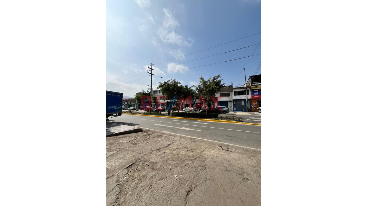 Se Alquila Local Comercial En Av El Muro Cerca De La Av Central San Juan De Lurigancho — foto 2