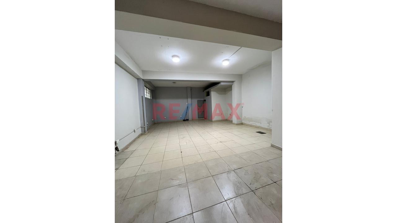Se Alquila Local Comercial En Av El Muro Cerca De La Av Central San Juan De Lurigancho — foto 4