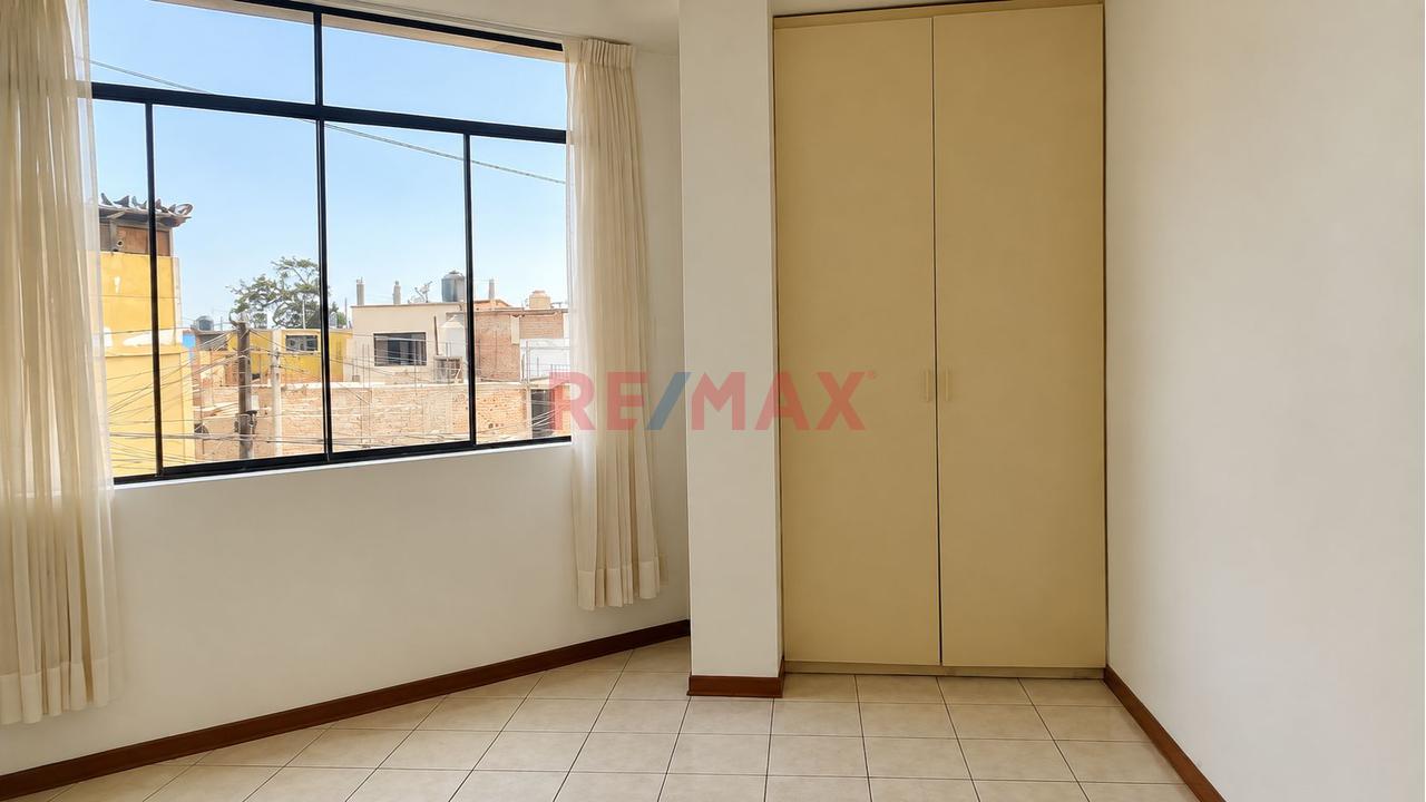 Se Alquila Acogedor Departamento En Tercer Piso - Cerca A La Plaza De Armas De Chincha. — foto 4