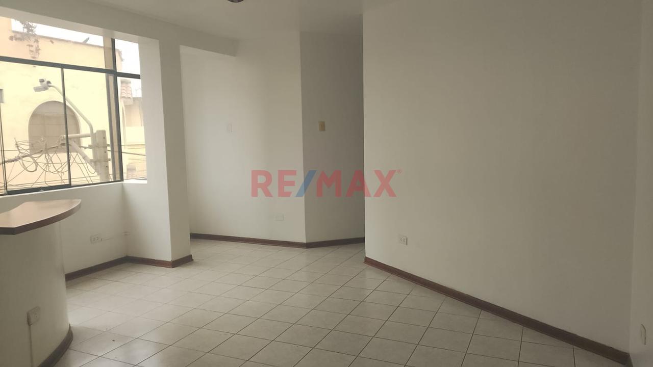 Se Alquila Acogedor Departamento En Tercer Piso - Cerca A La Plaza De Armas De Chincha. - 5