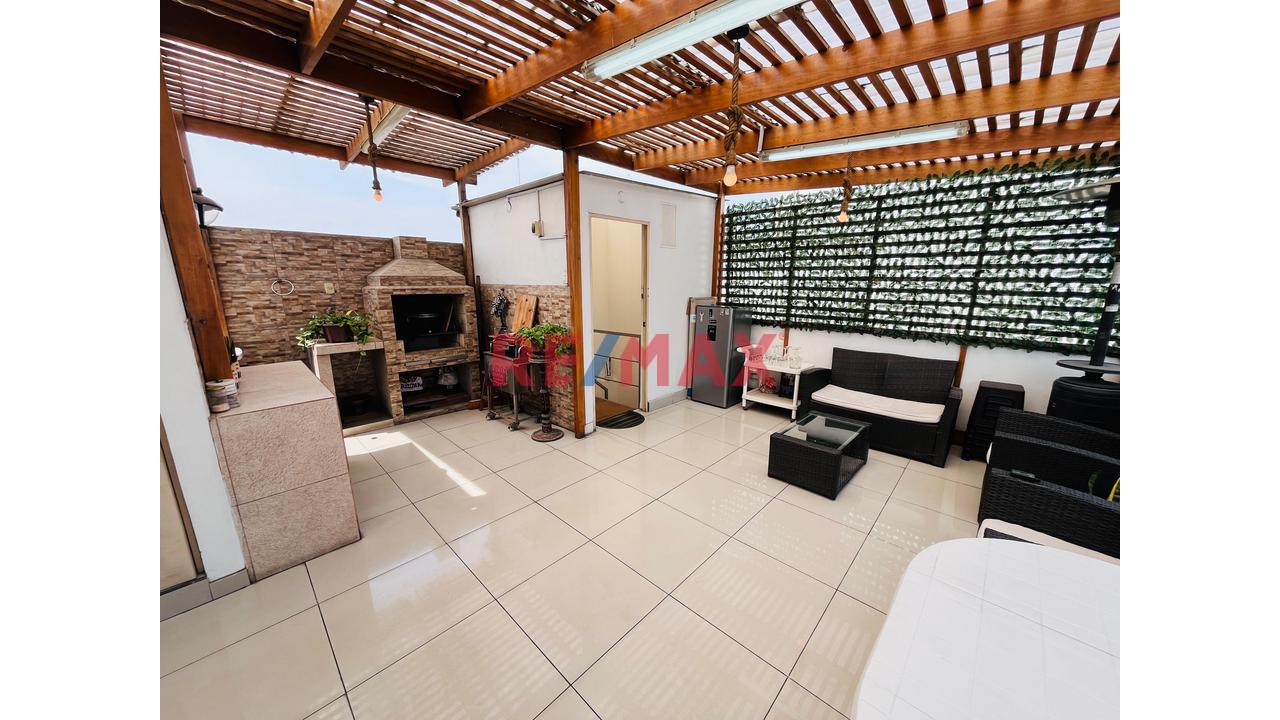 Casa 3 Pisos + Terraza