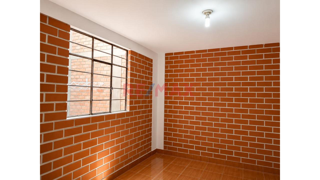 Venta De Casa En Esquina Frente A Parque En Santa Rosa - 9