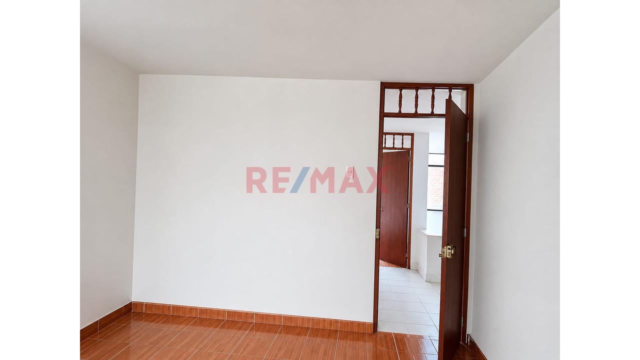 Venta De Casa En Esquina Frente A Parque En Santa Rosa - 4