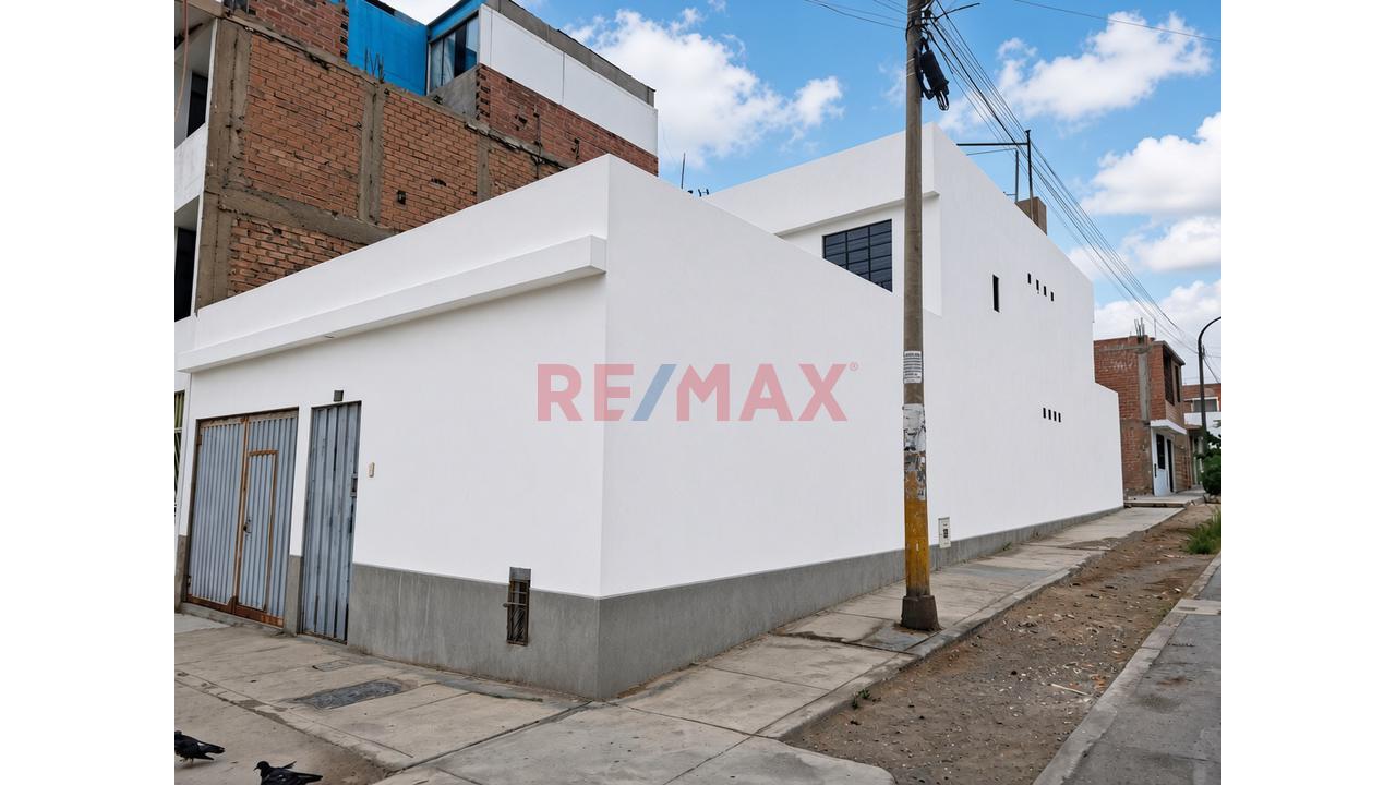 Venta De Casa En Esquina Frente A Parque En Santa Rosa - 12
